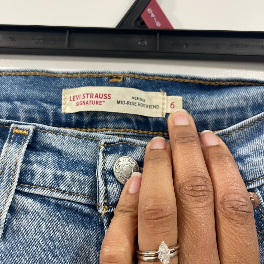 Levi's Women's Mid-Rise Boyfriend Jeans - Light Blue